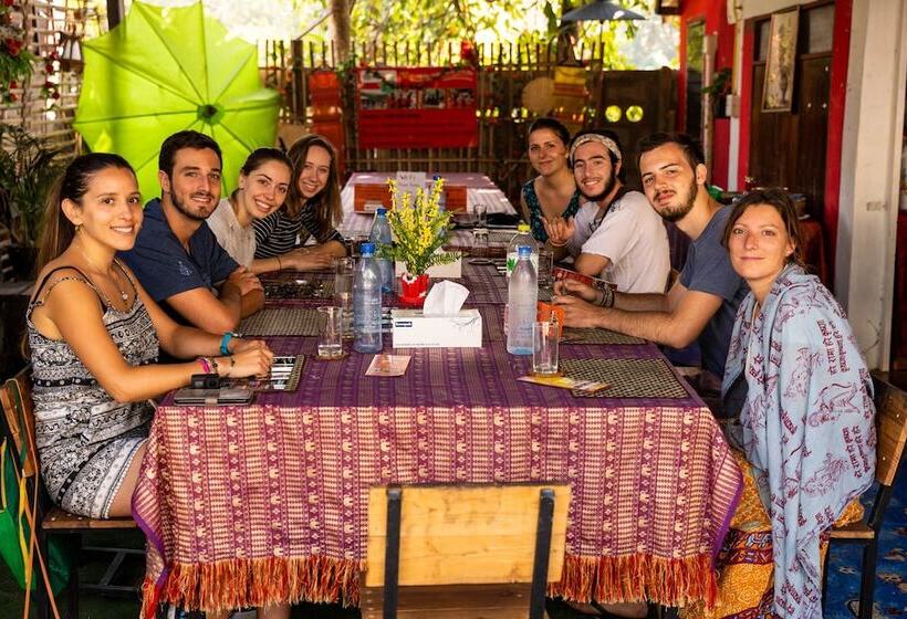 בית מלון כפרי Thailand Wow Guesthouse   Hostel   Adults Only