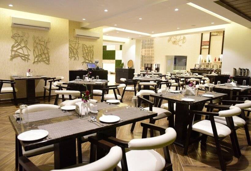 هتل The Flora Grand