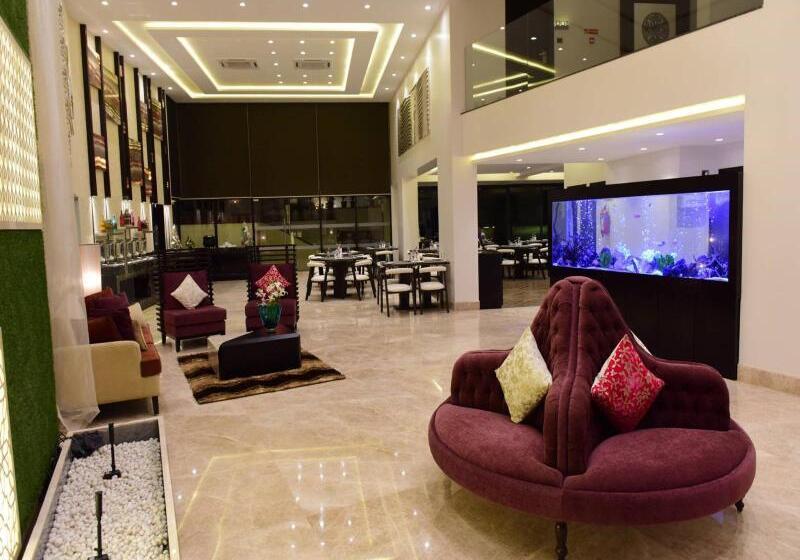 هتل The Flora Grand