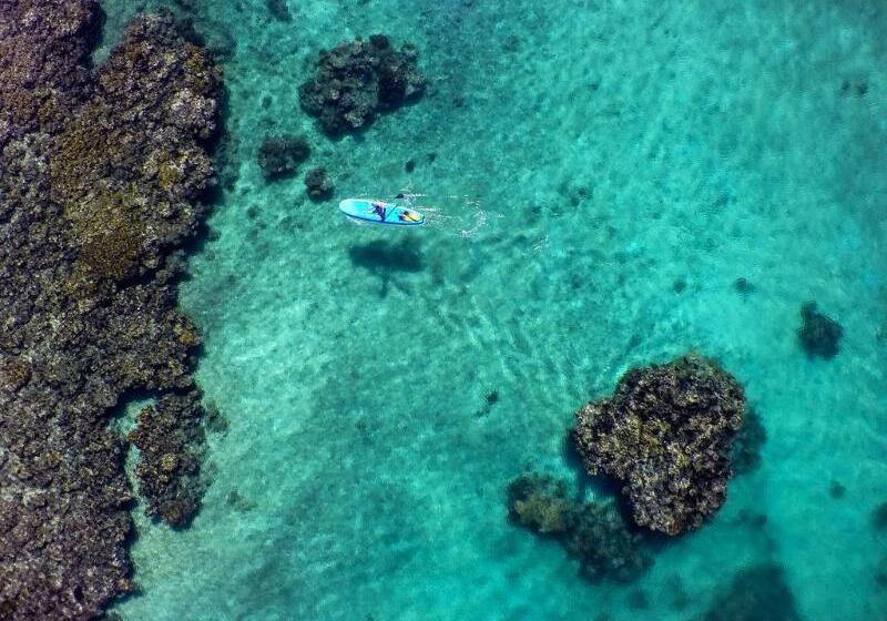 호텔 The Remote Resort