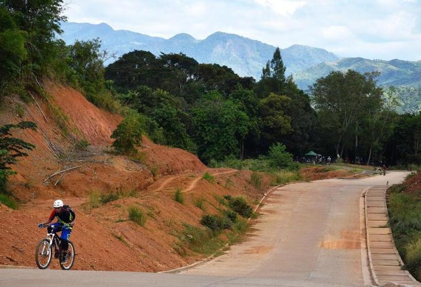 בית מלון כפרי Timberland Highlands Resort