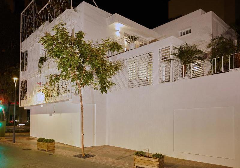 Livescape Soriano Suites