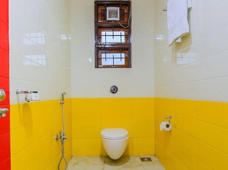 Meera Motels & Residency