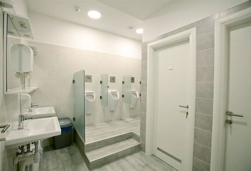 3 F Hostel