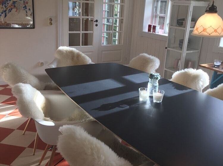 Alsbrogaard Deluxe Bed & Breakfast