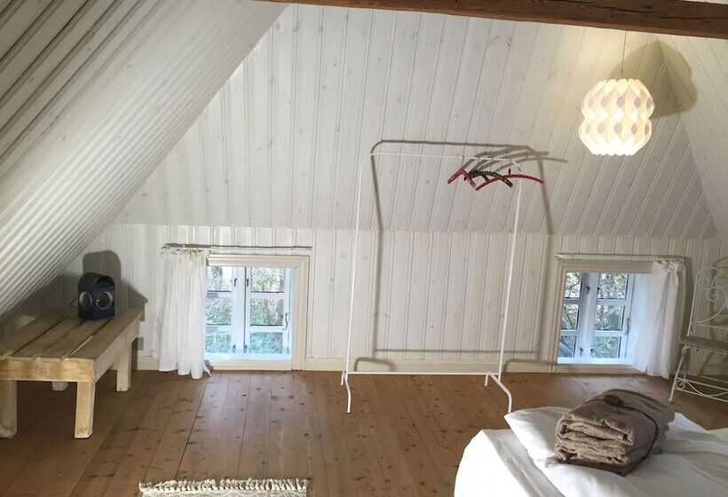 Alsbrogaard Deluxe Bed & Breakfast