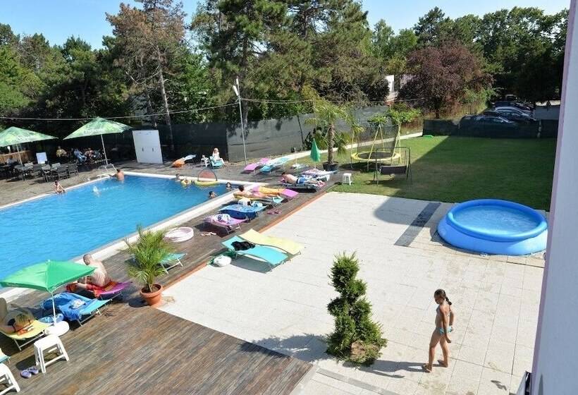 Отель Ibis Styles Venus