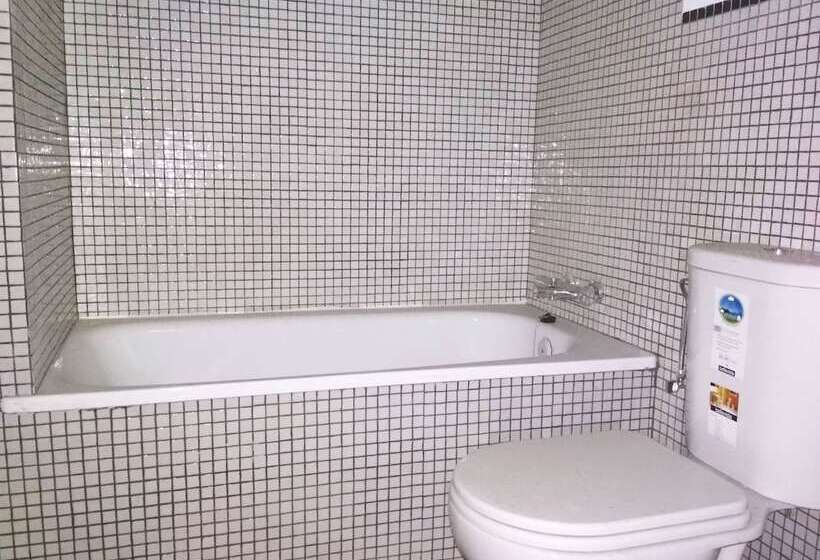 Apartamentos Ares Centro 3000