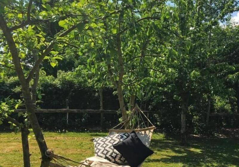 تختخواب و صبحانه Herstedly