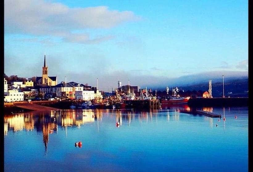 צימר Hollycrest Lodge