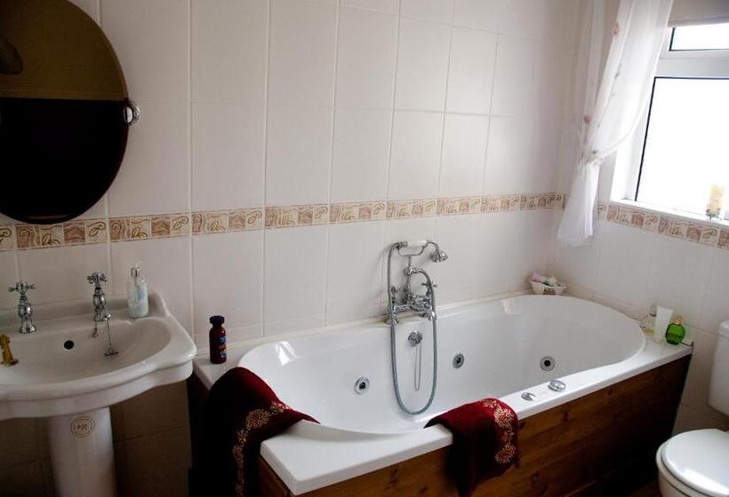 צימר Lettermore Country Home