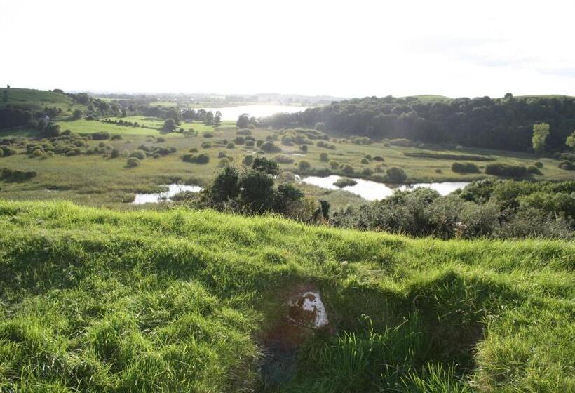 مبيت وإفطار The Old Bank Bruff Family Town House