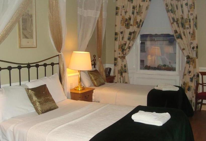 مبيت وإفطار The Old Bank Bruff Family Town House