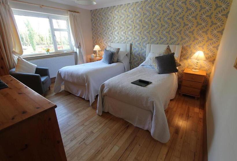 مبيت وإفطار Woodlands Guest Accomadation