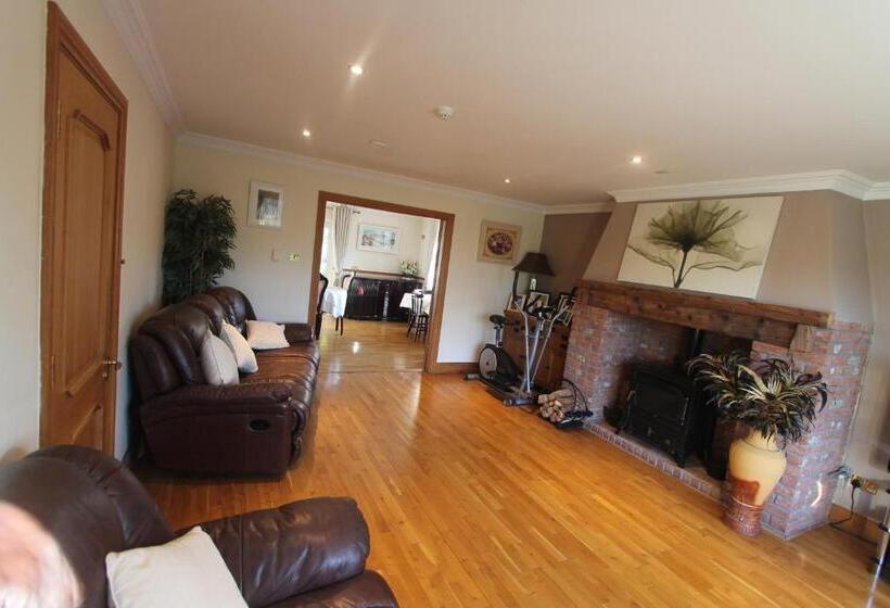 مبيت وإفطار Woodlands Guest Accomadation