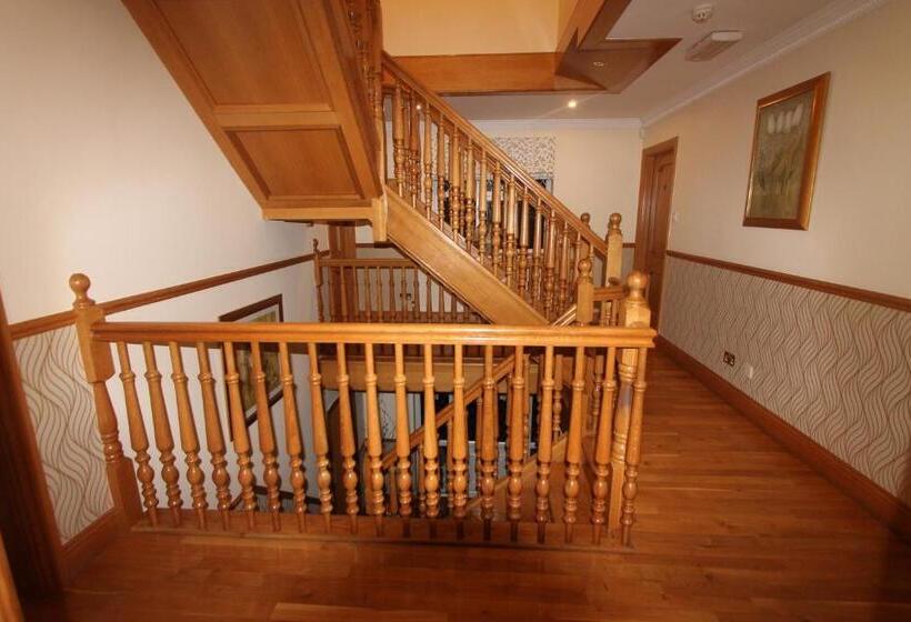 مبيت وإفطار Woodlands Guest Accomadation