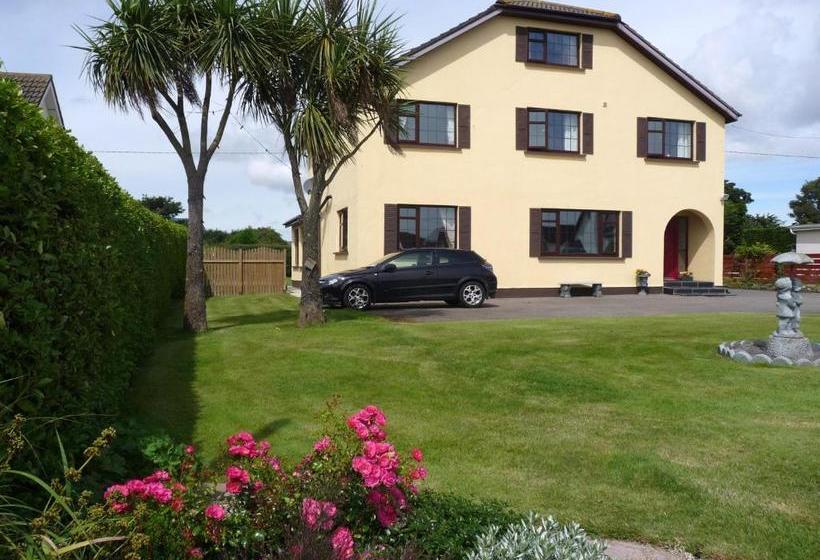 Cloverlawn B&b
