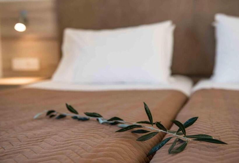 Gerona Mare Apartments