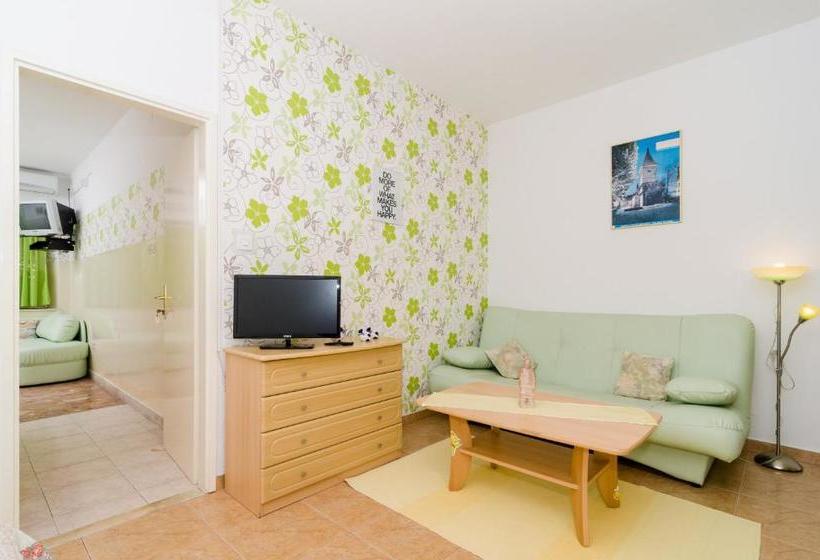 호텔 Apartments Nkolina