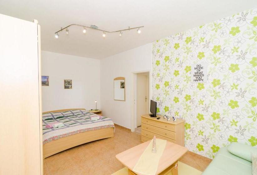 호텔 Apartments Nkolina