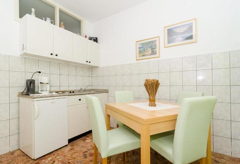 호텔 Apartments Nkolina