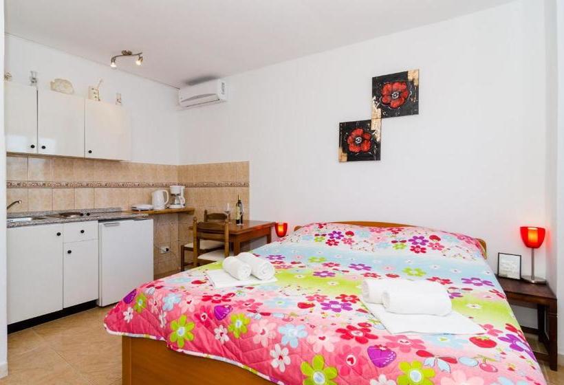 호텔 Apartments Nkolina