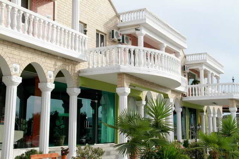 ホテル Argenti Bushat