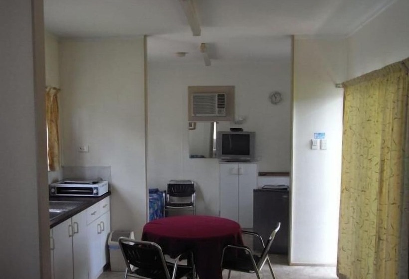 בית מלון כפרי Batchelor Holiday Park