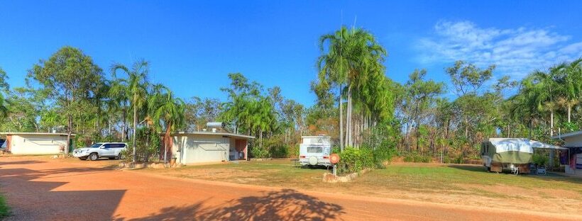 هتل Batchelor Holiday Park