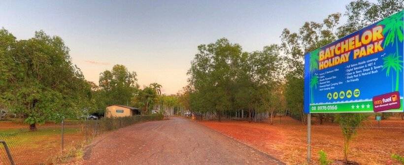 בית מלון כפרי Batchelor Holiday Park