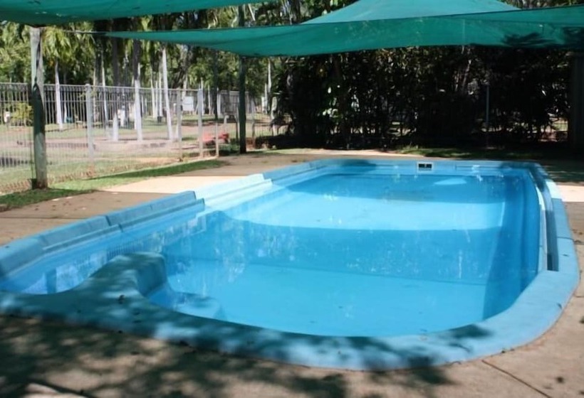 בית מלון כפרי Batchelor Holiday Park
