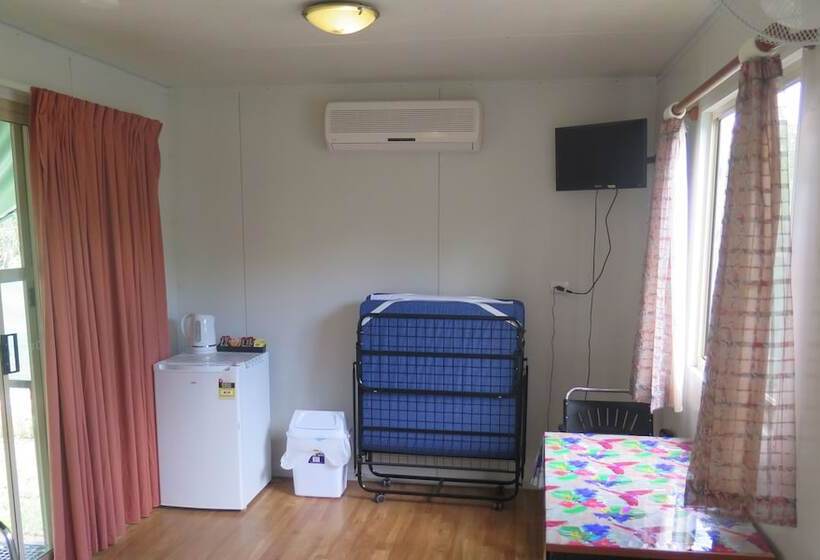 בית מלון כפרי Batchelor Holiday Park