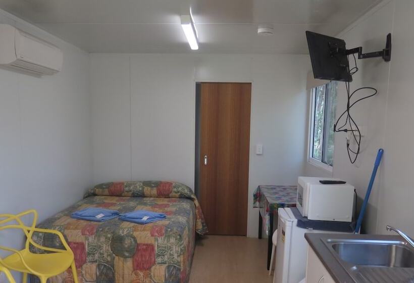 בית מלון כפרי Batchelor Holiday Park