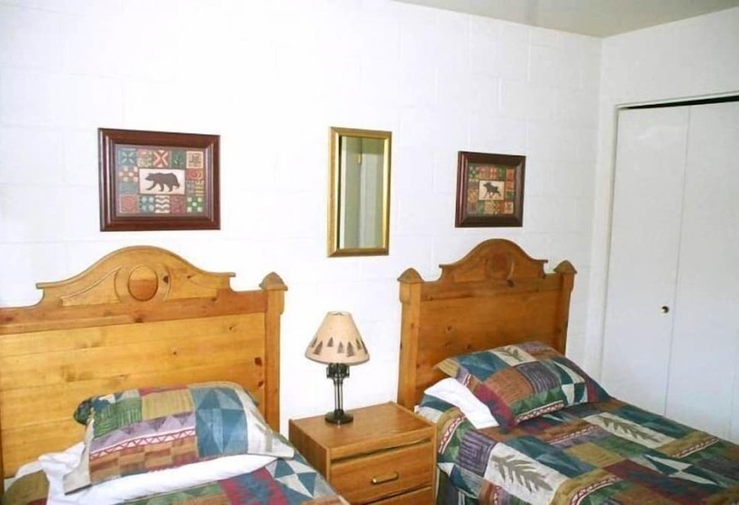 هتل Chateau Rouge