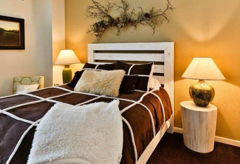 هتل Chateau Rouge