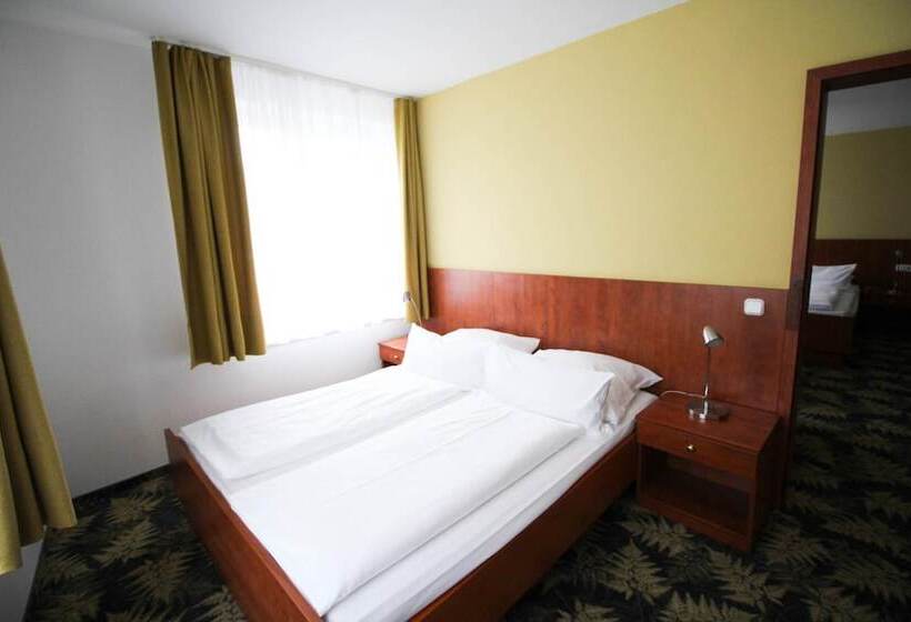 هتل Der Tannenbaum