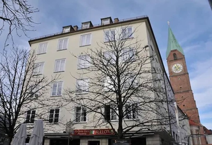 هتل Der Tannenbaum