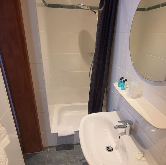 هتل Der Tannenbaum