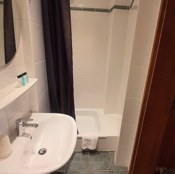 هتل Der Tannenbaum