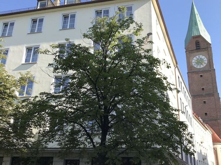 هتل Der Tannenbaum