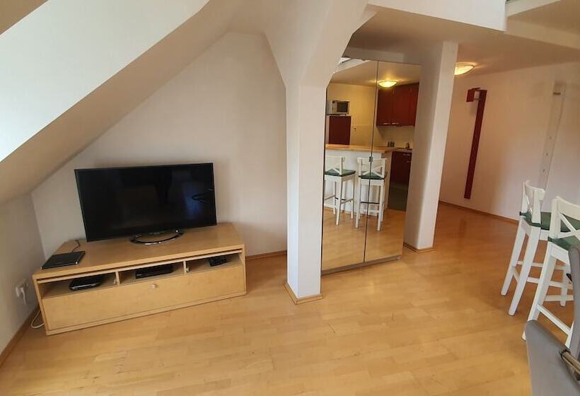 هتل Der Tannenbaum