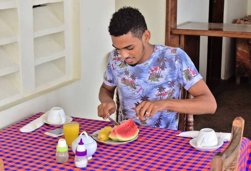 酒店 Funguni Palace