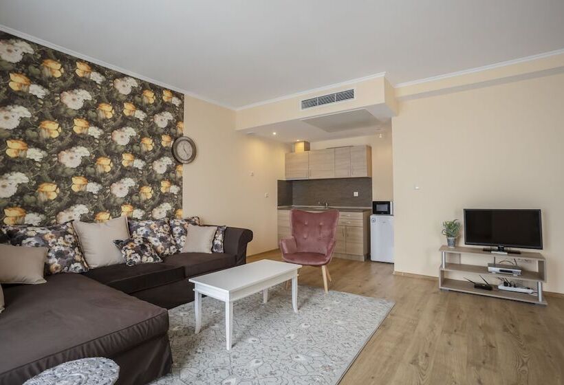 בית מלון כפרי Gardenia Beach Palace Apart