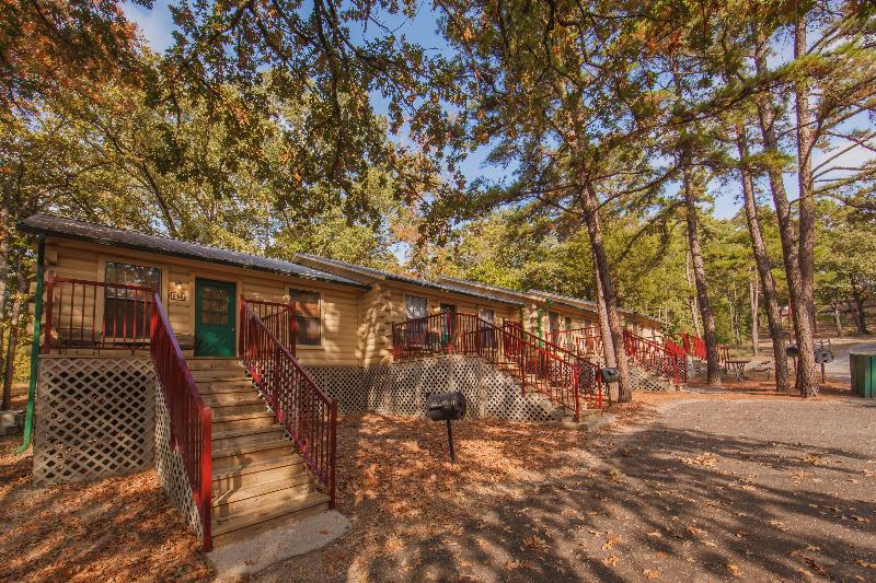 호텔 Holly Lake Ranch