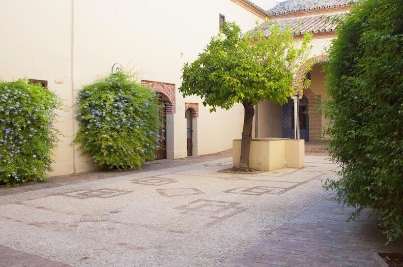 Отель Hospedería Convento De Santa Clara