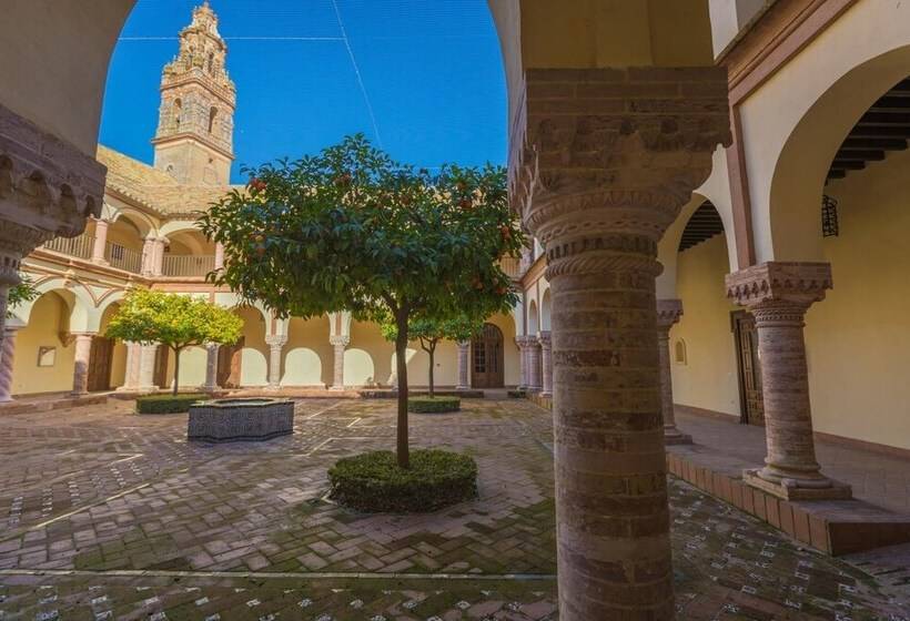 Отель Hospedería Convento De Santa Clara