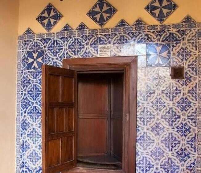 Отель Hospedería Convento De Santa Clara