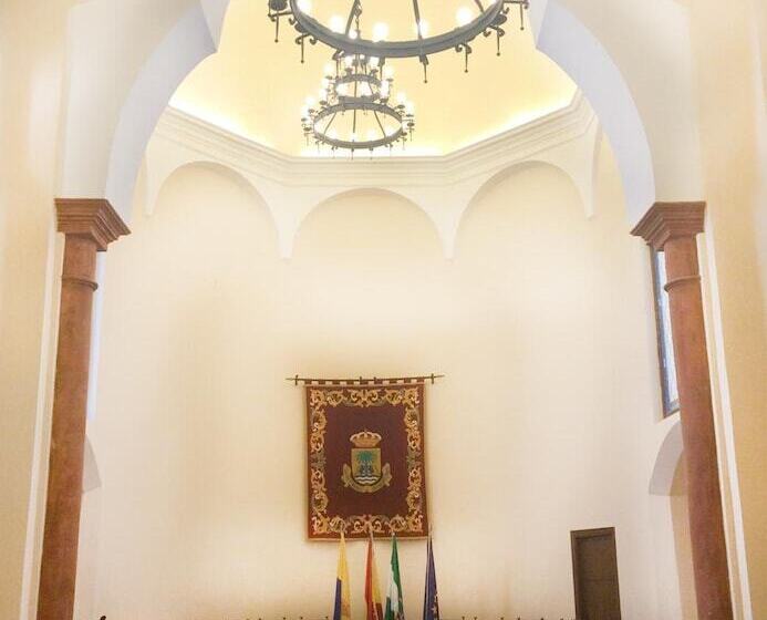 Отель Hospedería Convento De Santa Clara