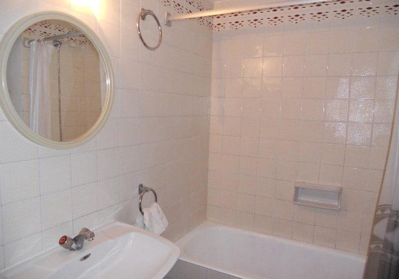 ホテル Hostal Juan Ramon