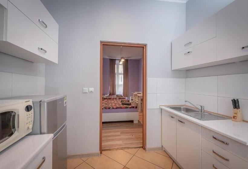 ホテル Hostel 70s And Queen Apartments